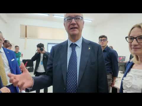 Il ministro Valditara in due scuole di Reggio: "la Calabria vuole crescere"