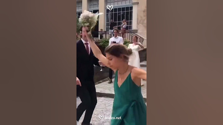 ¡Increíbles habilidades para coger el ramo! #shorts #bodasnet #ramos #bodas #boda #invitadas #humor