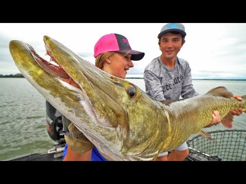 GREATEST MUSKY FISHING DAY EVER!!! - 12 MUSKIES IN ONE DAY!! EPIC