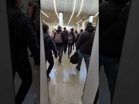 Проверка рюкзаков в метро