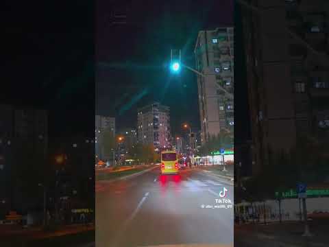 الليالي غدروا بيناغدروا بينا آه يا عينيإتنسينا وباعوا فيناباعوا فينا آه يا عيني جرج