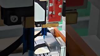 The five-axis linkage dispensing machine is applied to dispensing on mobile phone screens