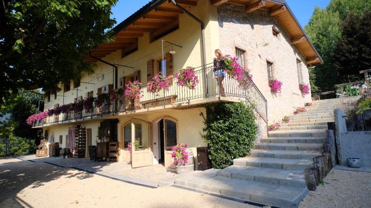 AGRITURISMO CA' FENILE, Alzano Lombardo, Italy