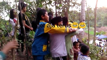 anak sd joget entah apa yang merasukimu