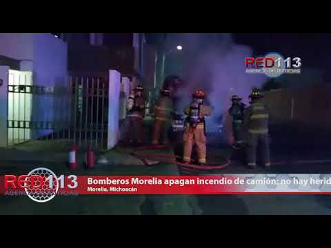 VIDEO Bomberos Morelia apagan incendio de camión; no hay heridos
