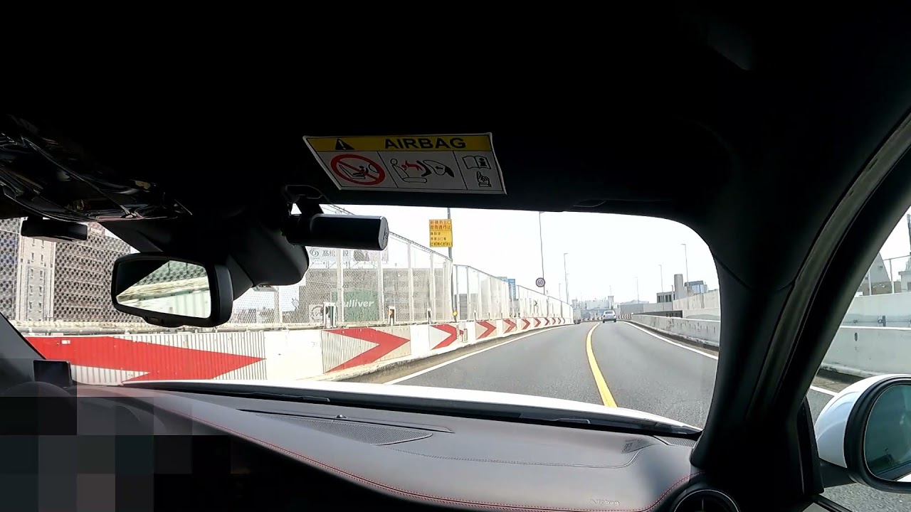 アルファロメオ ジュリア クアドリフォリオ Mt ドライブ インプレッション In 横羽線 Youtube アルファロメオ ジュリア クアドリフォリオ Mt ドライブ インプレッション In 横羽線 Youtube