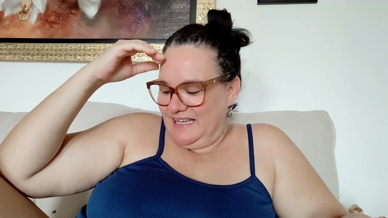 Esse povo acha que eu sou riiiiiiiiiica 😂😂😂