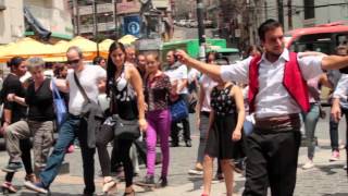 Flashmob #Zorba Griego en #Valparaíso con Fundación Mustakis