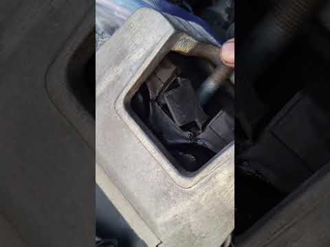 Hyundia Elantra Engine mount inspection