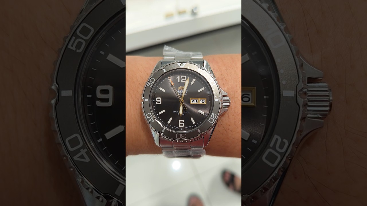 Orient Mako III grey dial RA-AA0819N19B - wrist check 