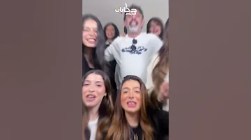 عمرو مصطفى مع بنات عامر منيب في أول ظهور بعد إصابته بالداء الخبيث 