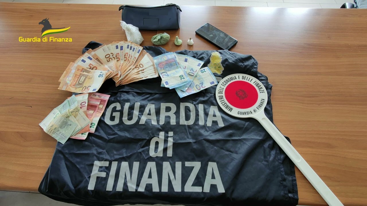 Pescara. Blitz della Gdf al Ferro di Cavallo: sequestrati 82g di droghe pesanti