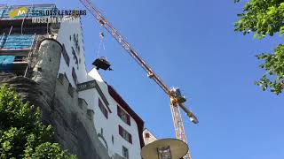 Backofen fliegt über Schloss Lenzburg