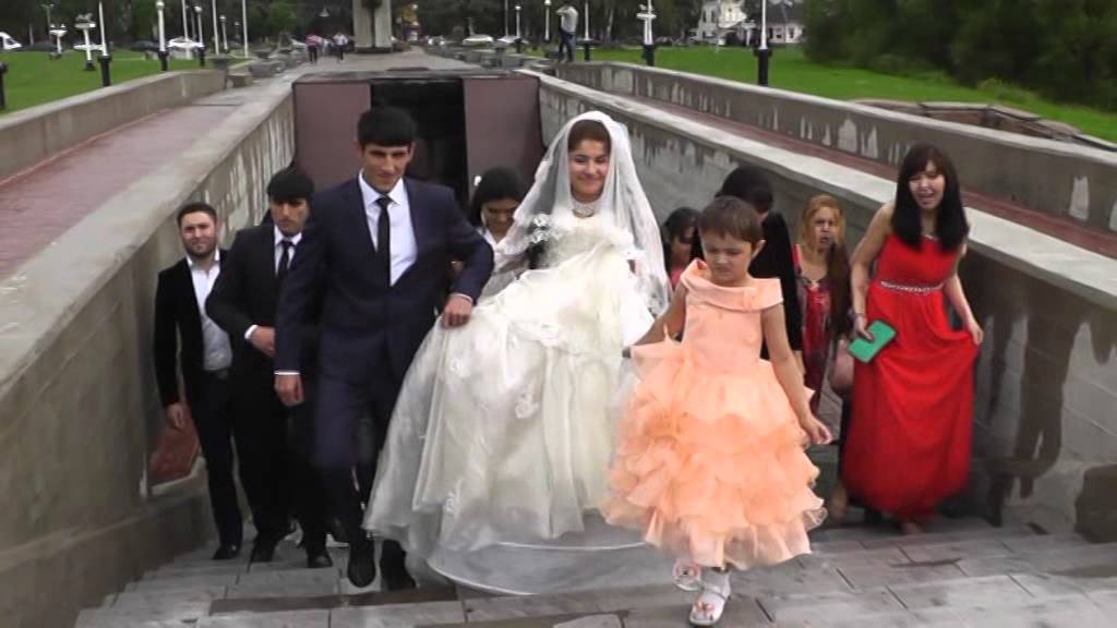 Noziya karomatullo 2015 new video Dheere Dheere song k - YouTube