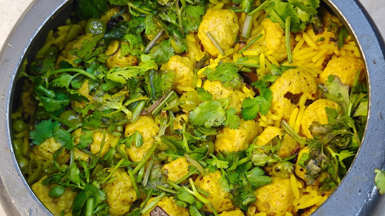 आज हमने बनाए हैं नमकीन चावल#