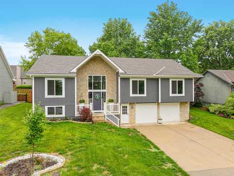 423 SW Windmill Ln, Lee's Summit, MO home video tour