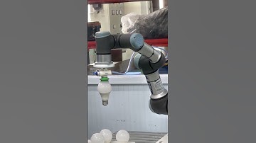 Ứng dụng Robot lắp ráp bóng đèn tự động #Shorts