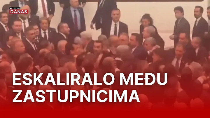 Letjeli udarci na sve strane: Pogledajte žestoku tučnjavu u parlamentu | RTL Danas
