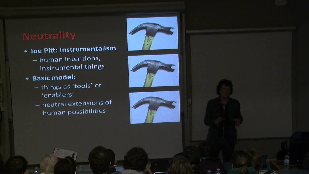 PHITECO P.-P. Verbeek "Thinking Trough Technological Things: Instrumentality, Dialectics, Hybridity"