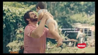 Publicidad HUGGIES Active Sec - Papá y bebé jugando - Ajuste a la cintura