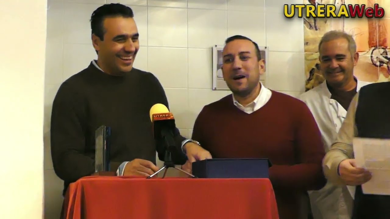 HOMENAJE DE LA HERMANDAD GASTRONÓMICA DE UTRERA A LA FAMILIA OBANDO