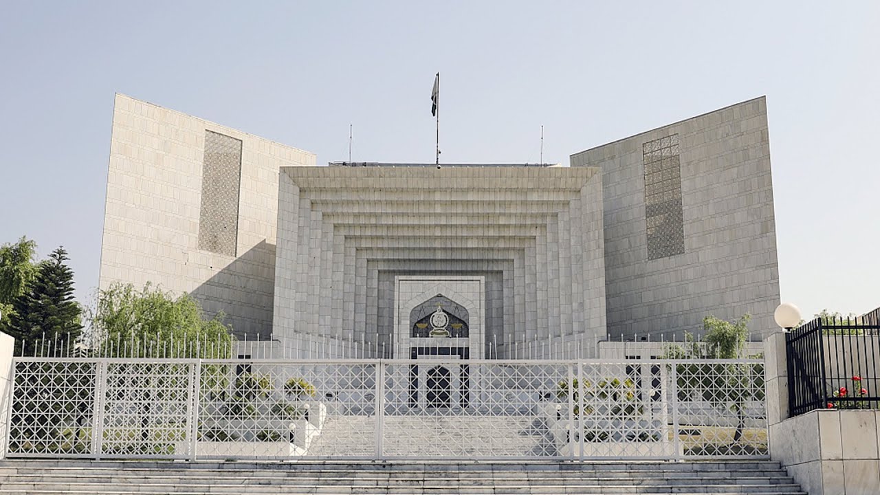 PAKISTAN POLITICS: Supreme court adjourns hearing on PM's bid to stay in power