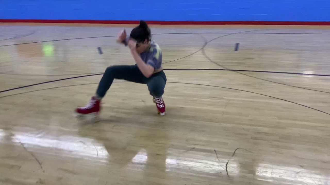 Julia Mangini cruising her new Street Magic Roller Skates from Golden Horse! 10/27/2021 Pt3