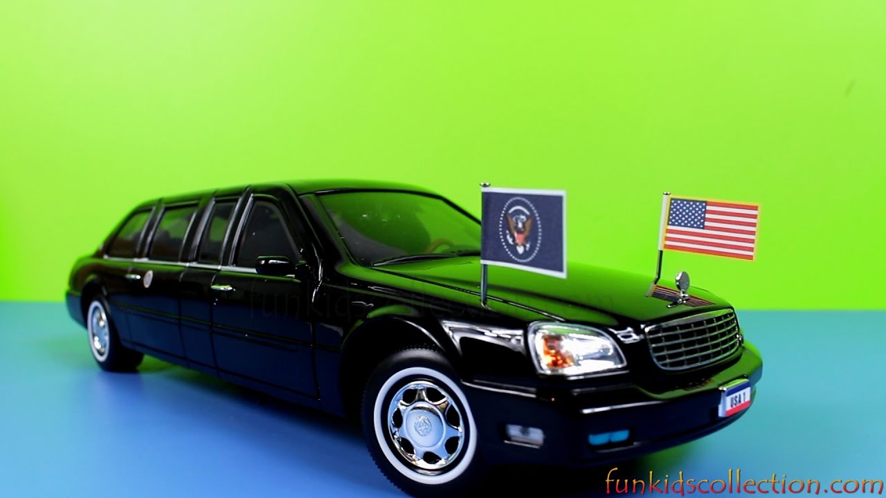 自動車 2001 Cadillac DeVille Presidential 1:24 2001 CADILLAC DEVILLE PRESIDENTIAL LIMOUSINE 1:24 SCALE BY