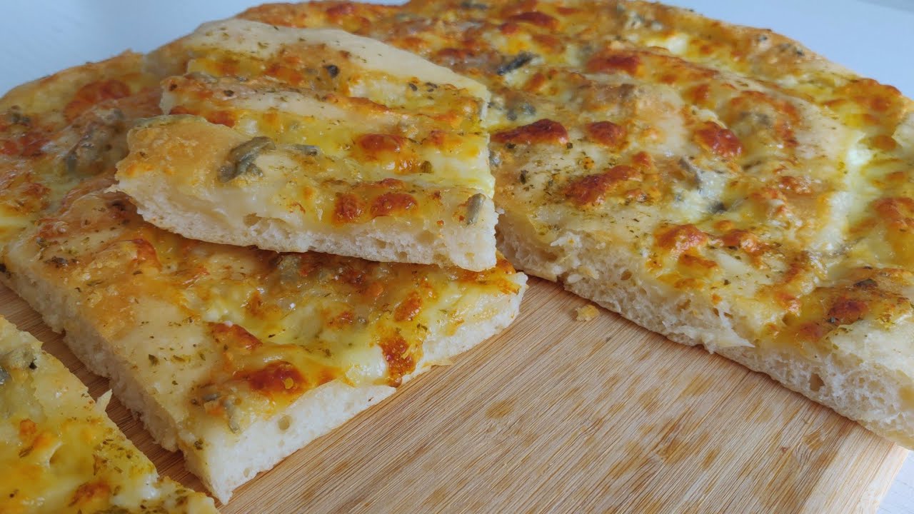 Pizza familiale gorgonzola et mozzarella sans gluten - YouTube