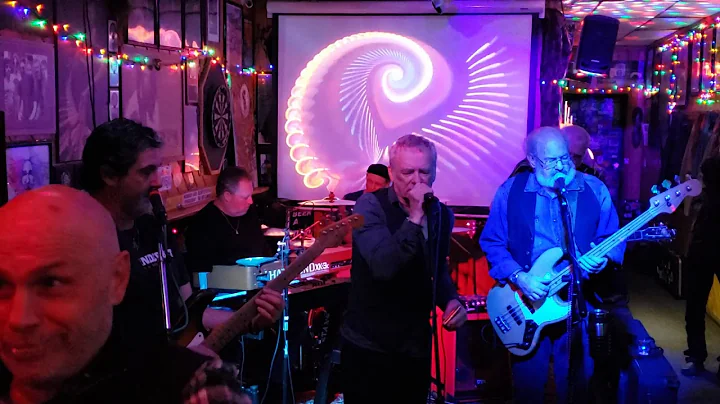 Stanton Anderson Band "The Fever" live at Beaus ba...