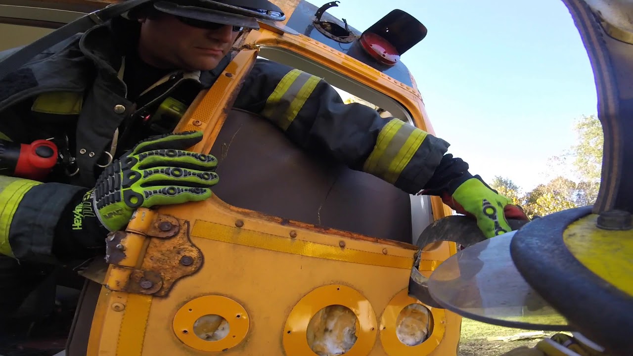 School Bus Extrication - YouTube
