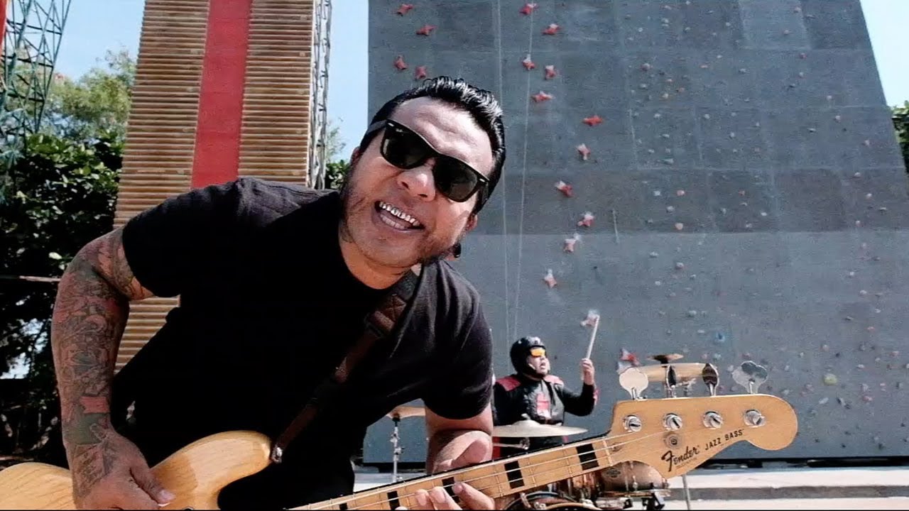 Lirik Lagu All About That Bass Arsia Lirik Lirik Lagu All About That Bass Arsia Lirik