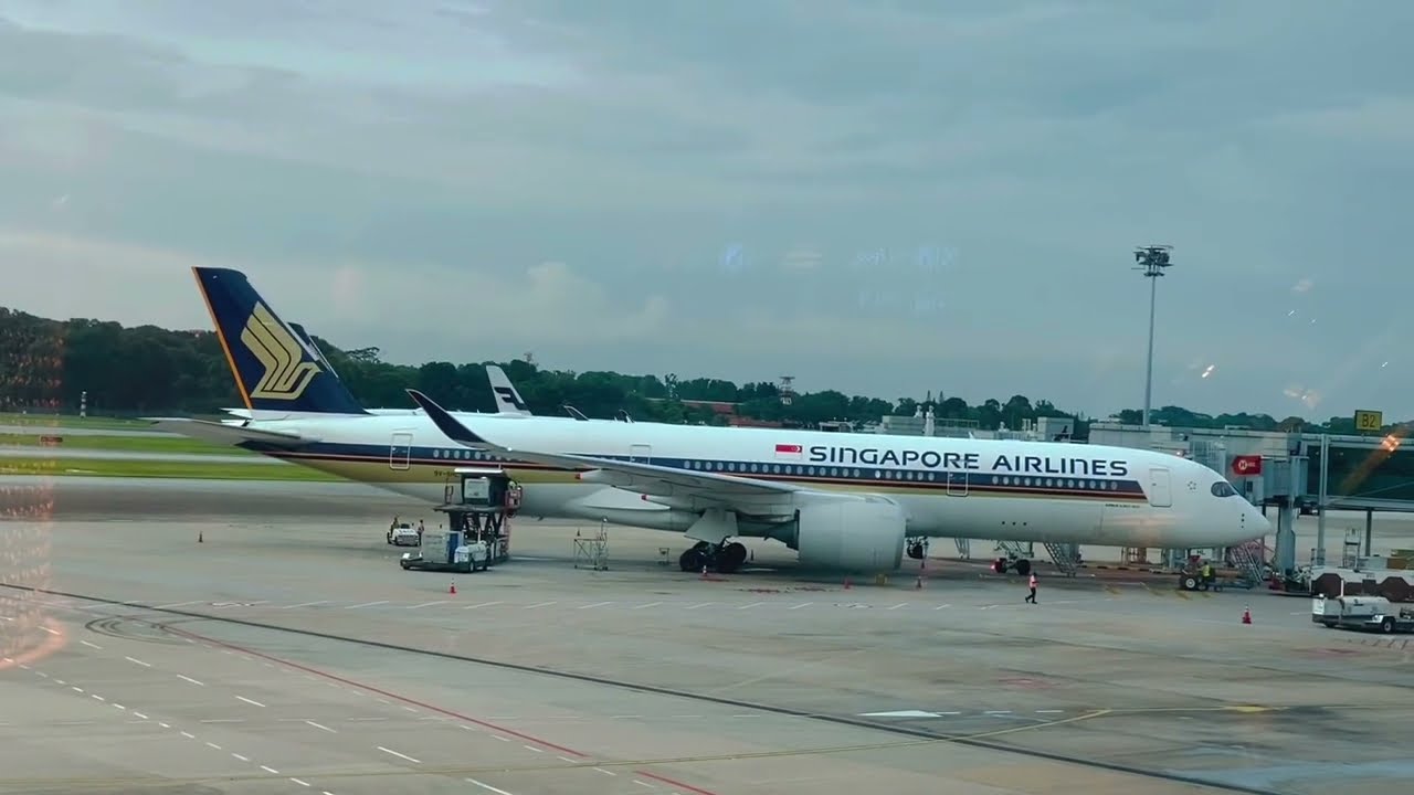 Travelling Singapore | Airport | flight | 2023