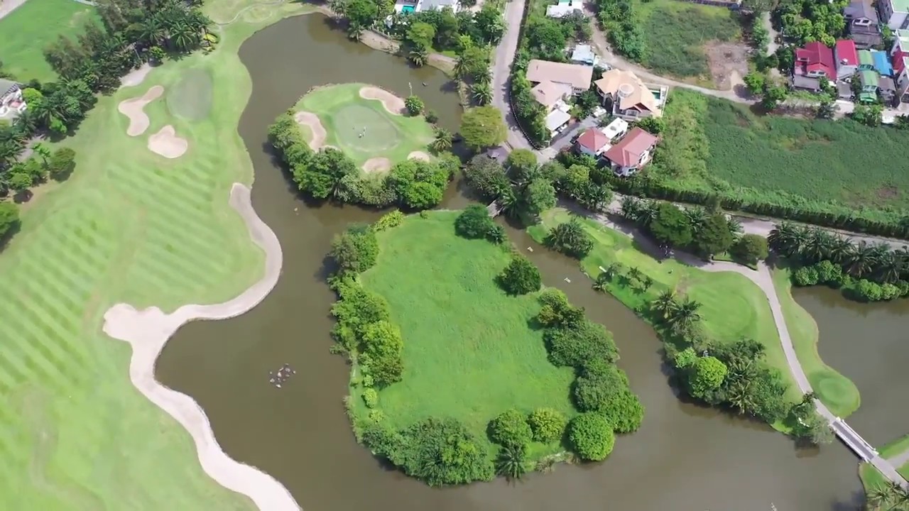 Unique Island of Land for Sale at the Renowned Summit Windmill Golf