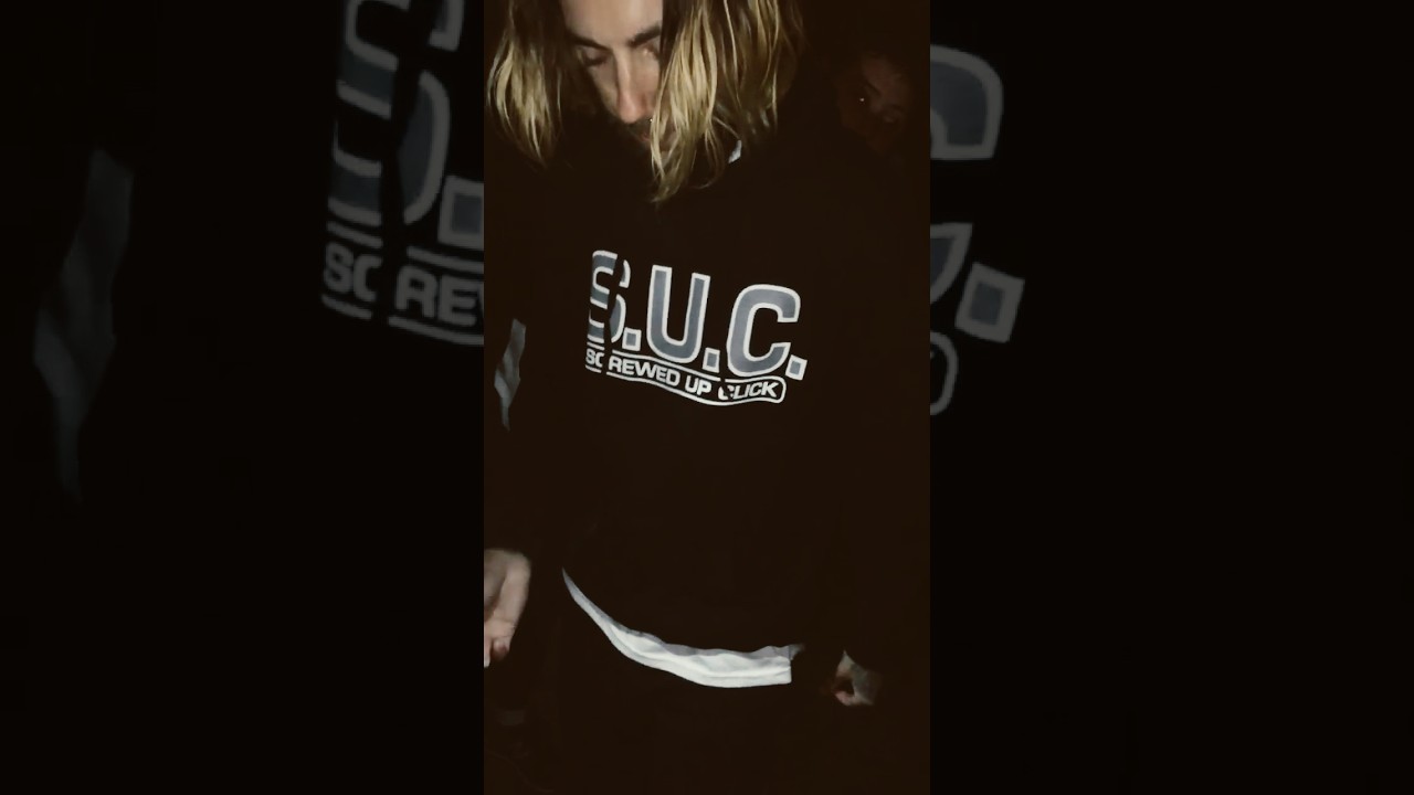 Scrim putting out cigarette on a girl g59 fan 3/15/16