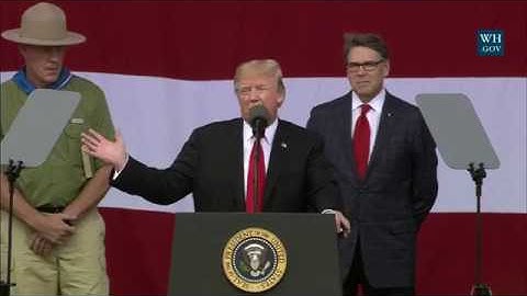 Donald Trump parla al raduno degli Scout negli Stati Uniti (Agosto 2017)