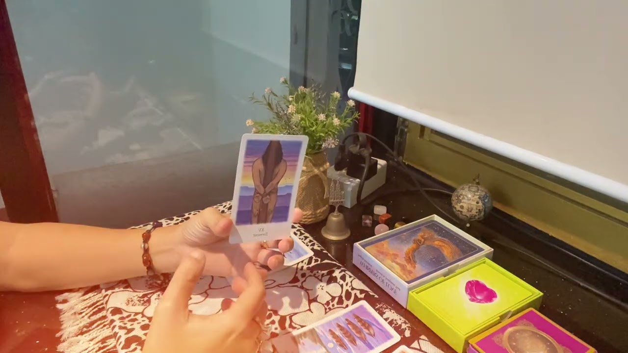 HỌ CỐ QUÊN NHƯNG LÒNG LẠI NHỚ THÊM VÌ ĐÃ TRÓT YÊU BẠN RỒI ! HỌ LÀ AI ?