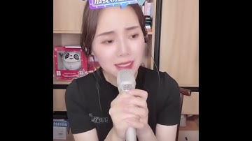 云朵直播真情演唱歌曲《天亮了》太投入而落泪眼眶都红了