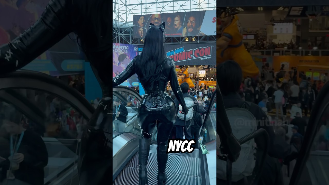My first NYCC in my Catwoman cos. #viral #ootd #foryou #catwoman #dc #nycc #manhattannewyork #comic