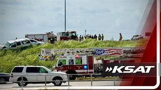 2 children seriously injured after three-vehicle crash on US Highway 281 police say