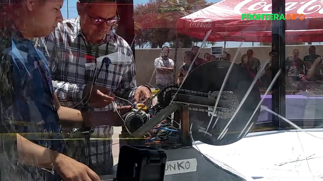 sansotei ramen Realiza El Trompo peleas de robots