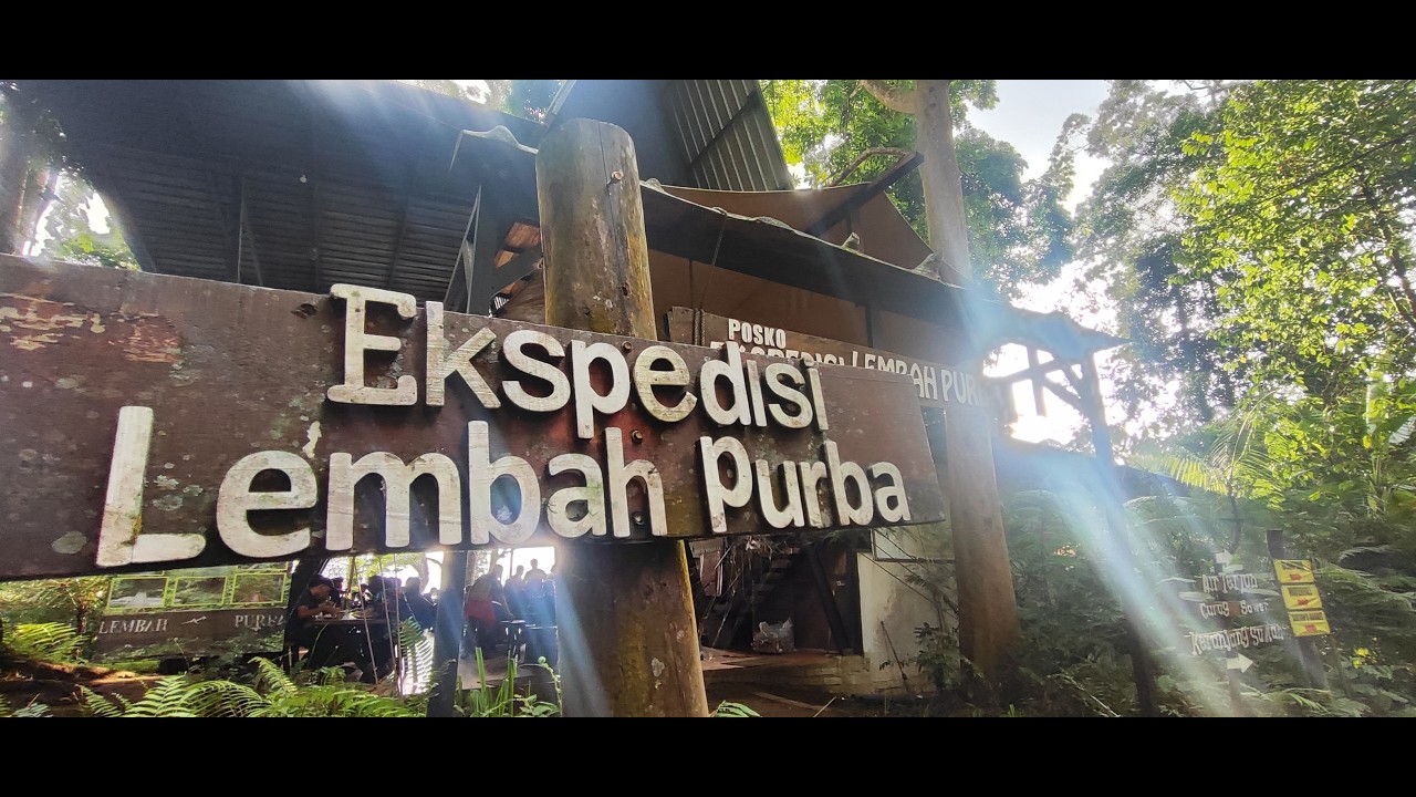 Asia Hiking Di Lembah Purba - Situ Gunung Sukabumi