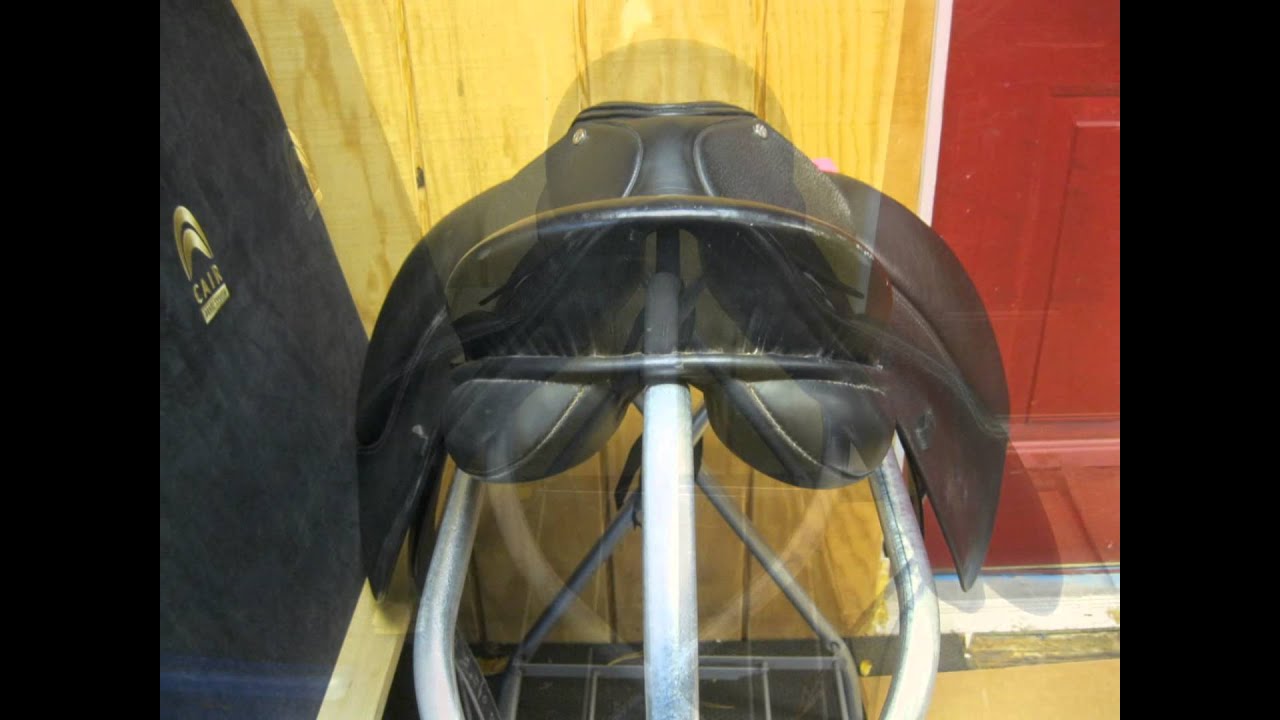 Canaves Thornhill Vienna I Used Dressage Saddle 17" MW 19526