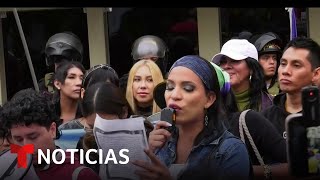 Activistas por la diversidad sexual se plantan ante un ministerio en Perú | Noticias Telemundo