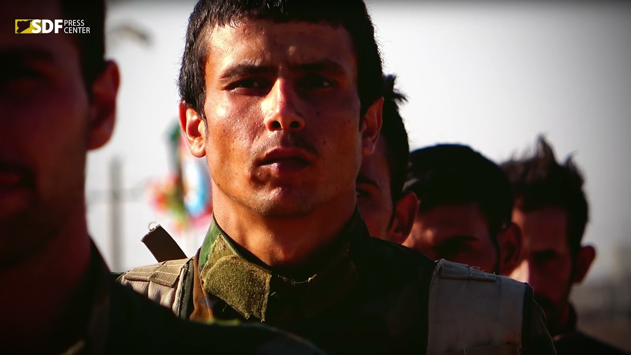 تشييع جثمان الشهيد محمد الحسين في مدينة الطبقة