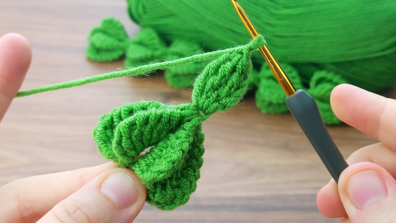 ⚡Wowww..!! crocheted leaves lined up in rows turned out great / look what I made from knitted leaves