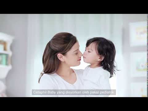 Cetaphil Baby adalah pembersih lembut yang disyorkan oleh pakar pediatrik¹