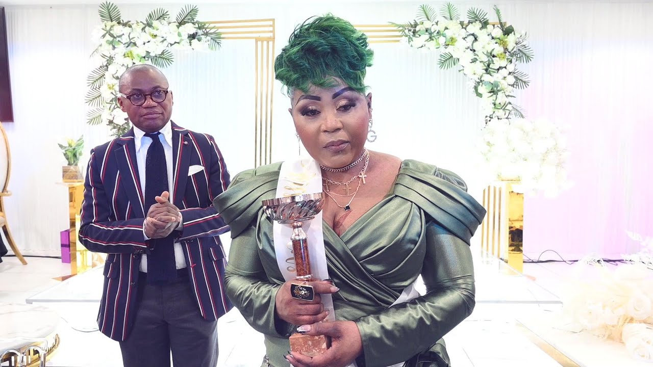 Elle remporte la coupe de la sape à son 50ème anniversaire Gladys La Lionne à Lyon