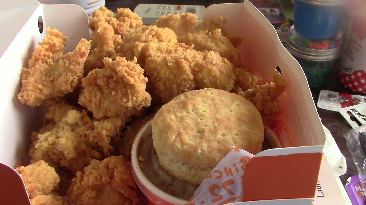 ASMR Eating Popeye's Chicken Nuggets