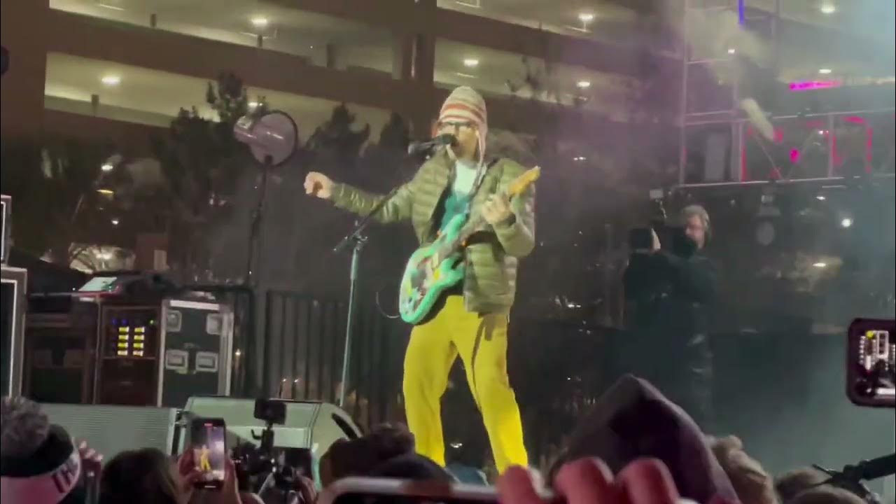 Drones y Concierto de Weezer en las VEGAS CES YouTube